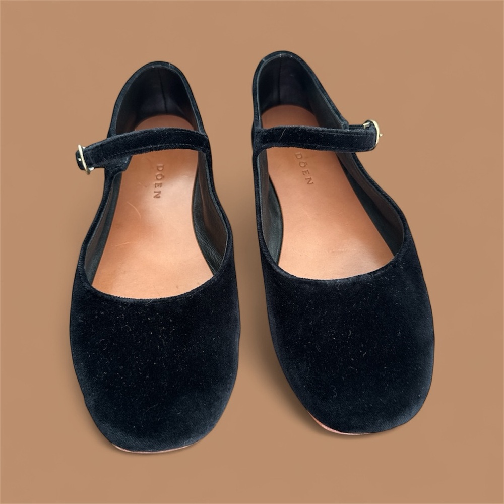 DÔEN MARY JANE SLIPPER Size 36 in Black